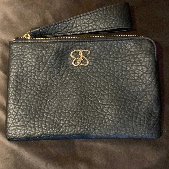 Jessica Simpson textured faux leather black logo wristlet - Picture 2 of 12